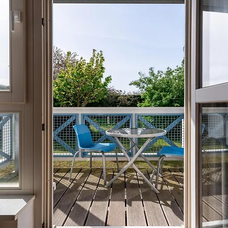 Vineta Mit Zwei Balkonen Und Bio-kamin * Koserow