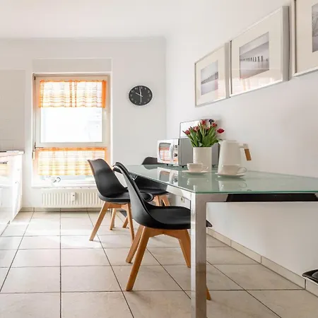 Vineta Mit Zwei Balkonen Und Bio-kamin * Koserow